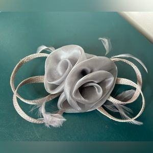 Silver grey fascinator pin / ribbon bow hair pin